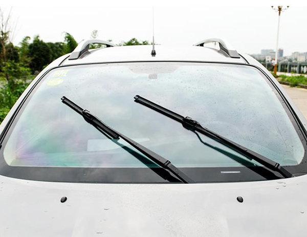 合理养护汽车雨刷小常识